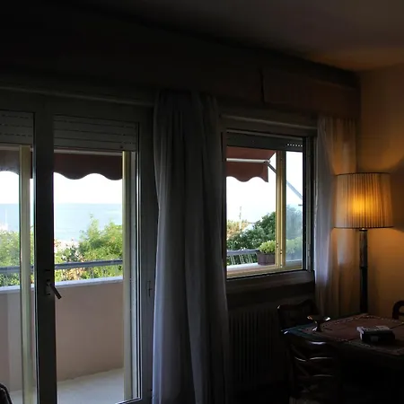 3 Amazing Sea View Beachfront Flat Blue Apartment *