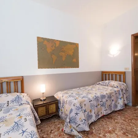 3 Amazing Sea View Beachfront Flat Blue *