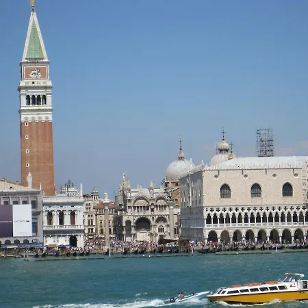 3 Amazing Sea View Beachfront Flat Blue