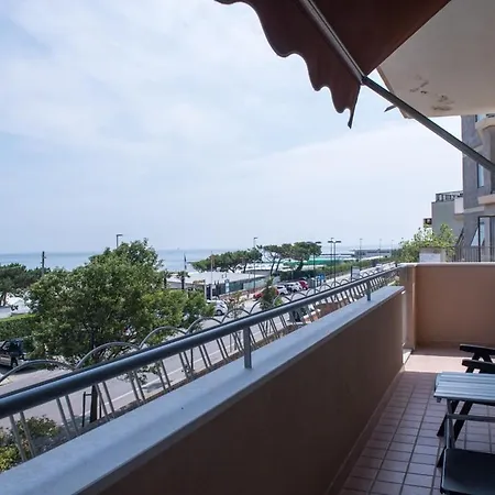 3 Amazing Sea View Beachfront Flat Blue *