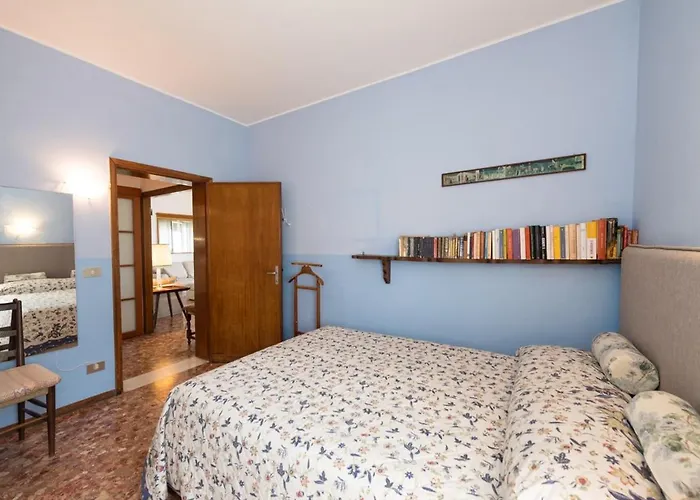 3 Amazing Sea View Beachfront Flat Blue *